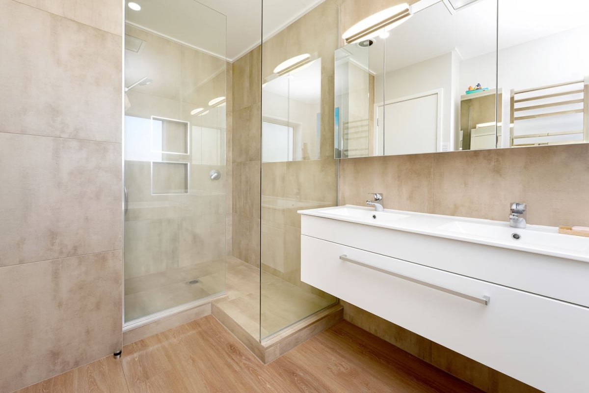 The owners are ready for a bigger home. 130m2 Brick and tile 2 beds 1 bath home with garage, 2/219 Edmonton Road, Te Atatu South, Auckland