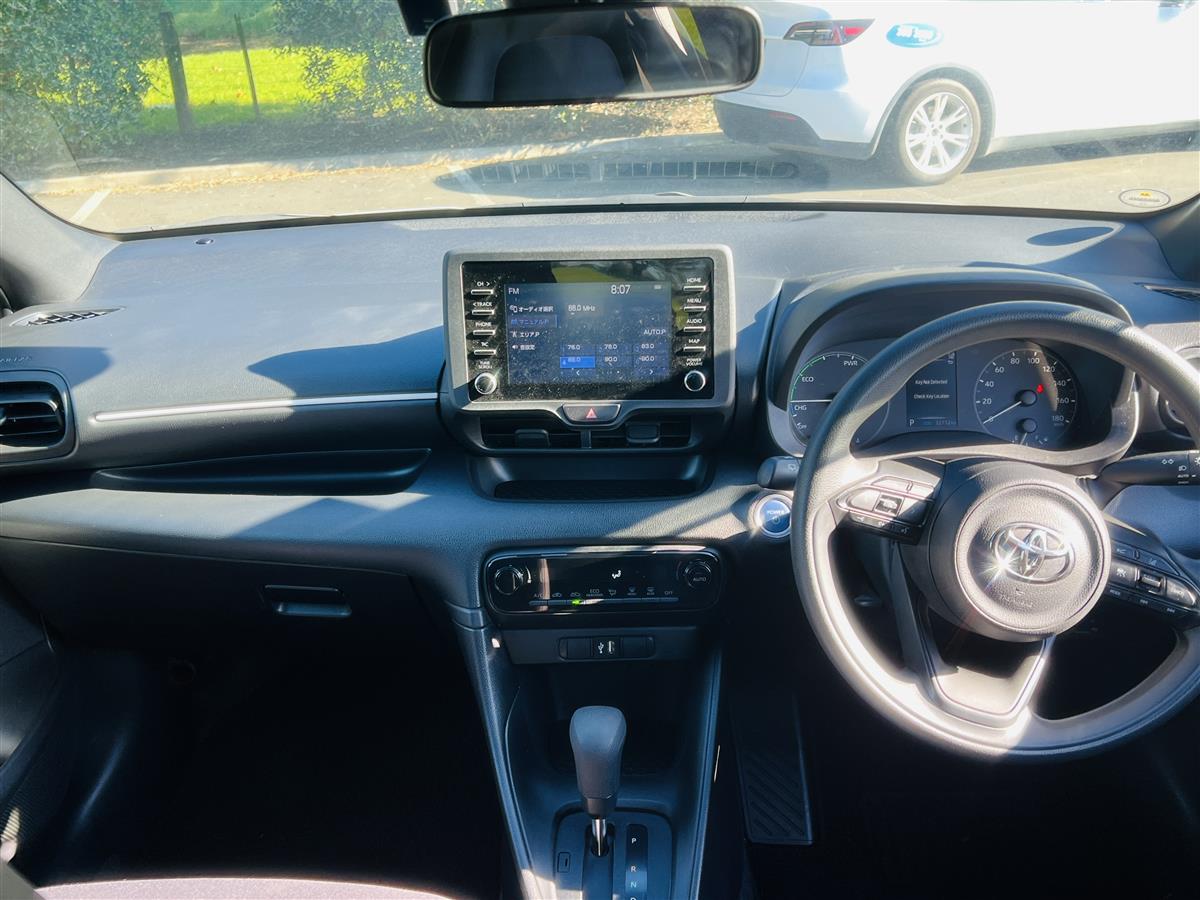 2021 Toyota Yaris HYBRID CRUISE CONTROL SMART KEY Hatchback Automatic, 5 seats, Hybrid, Petrol, 1,500 cc, 32,708 km