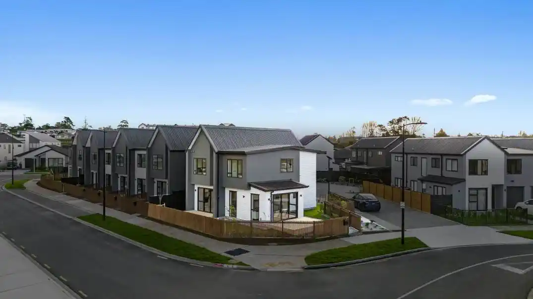 Built by Award Winning Legendary Homes, Master Build 10-Year Guarantee, Brandnew standalone 4 beds 2.5 baths house with garage + Extra Parking, Central Heating and Cooling, Reserve Outlook + Corner Site, Tesla EV Charger Installed, 13 Resnik Crescent, Kumeu, Auckland