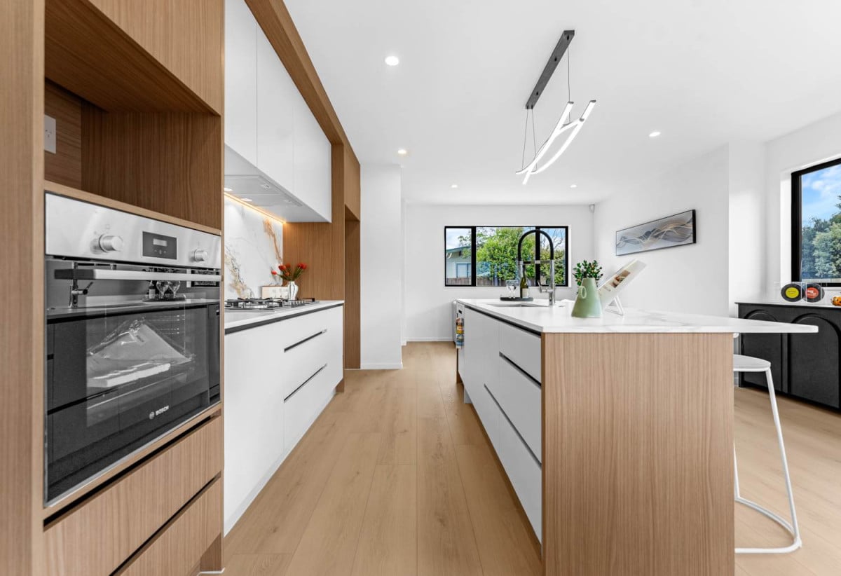 178m2 Brandnew standalone 5 beds 3.5 baths home with garage, 1 ensuite ground floor, 0.7 km to Pakuranga College, Lot 1, 25 Tomintoul Place, Highland Park, Auckland
