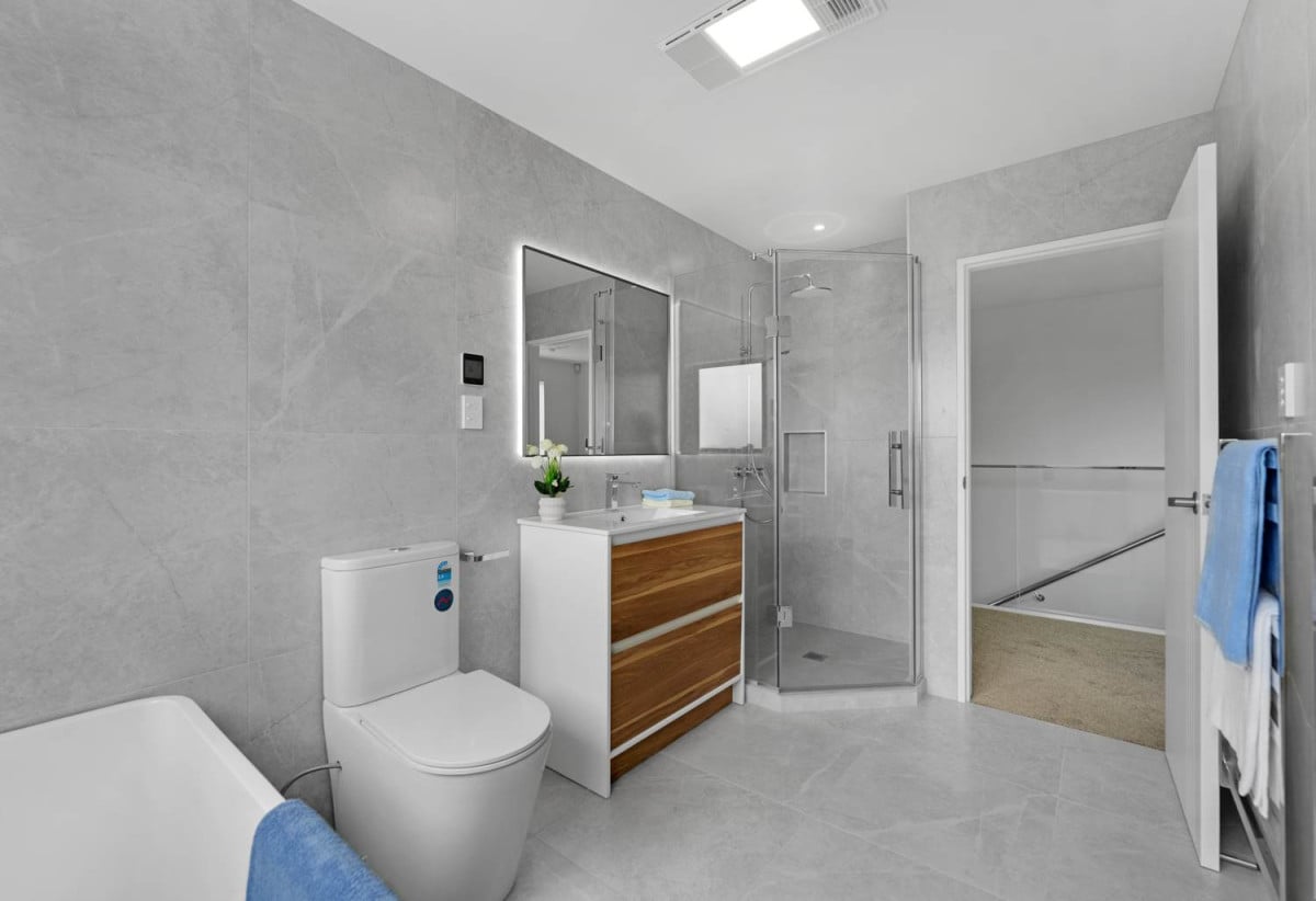 178m2 Brandnew standalone 5 beds 3.5 baths home with garage, 1 ensuite ground floor, 0.7 km to Pakuranga College, Lot 1, 25 Tomintoul Place, Highland Park, Auckland