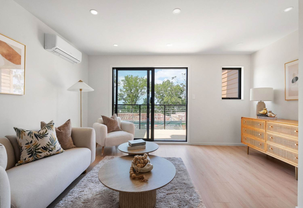 Must sell, Highly Motivated developer, 10 Year Stamford Building Warranty Insurance, Brandnew 4 beds 3.5 baths home with garage, just moments from Massey University, Albany Mall, schools, 7/145 Albany Highway, Albany, Auckland