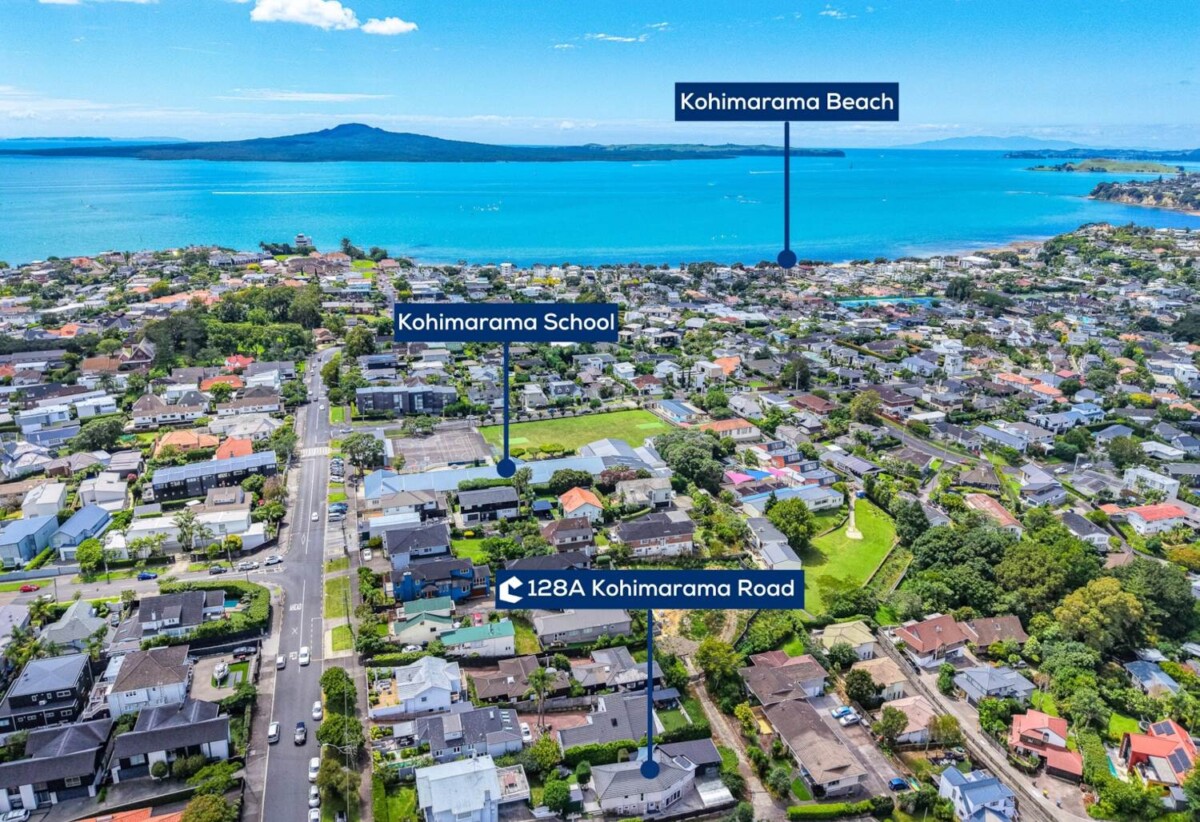 209m2 Renovated 4 beds 2 baths house with carport, upstairs 3 beds 1 bath kitchen living with central heating, Downstairs 1 bed 1 bath kitchenette a heat pump and its own slider entrance, 128A Kohimarama Road, Kohimarama, Auckland