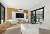 3 beds 2 baths home, 0.6 km to Macleans Primary School, 148B Hutchinsons Road, Bucklands Beach, Auckland