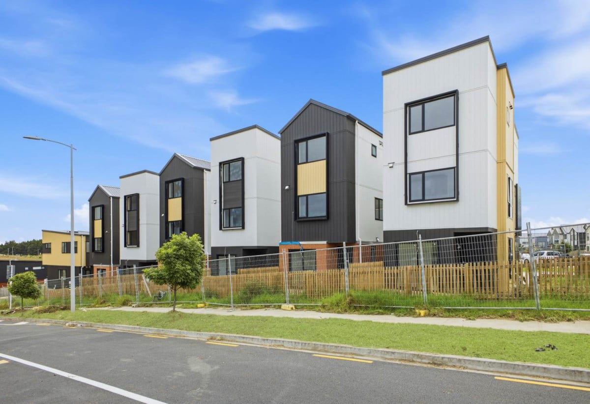 Brandnew 2 beds 1.5 baths home with car park, 2 km to Ormiston Junior College, 34A Hearth Street, Flat Bush, Auckland