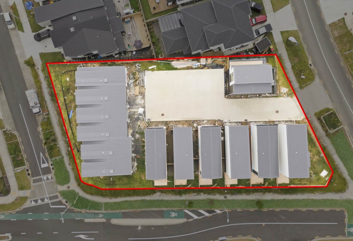 Brandnew 2 beds 1.5 baths home with car park, 2 km to Ormiston Junior College, 34A Hearth Street, Flat Bush, Auckland