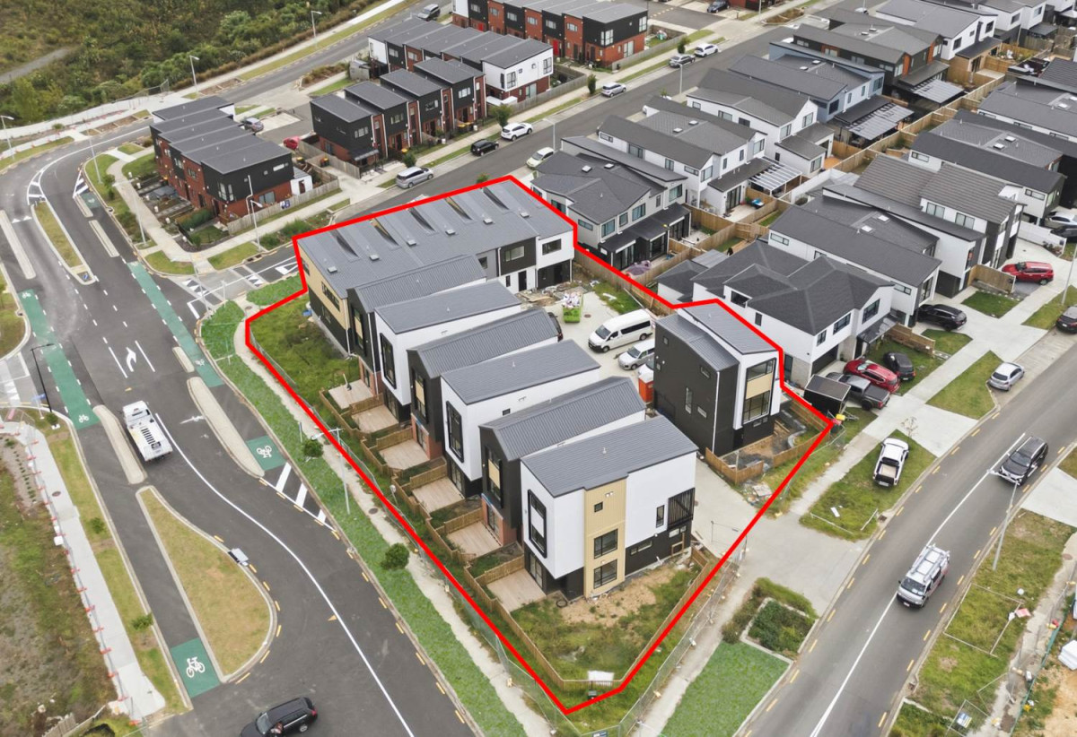 Brandnew 2 beds 1.5 baths home with car park, 2 km to Ormiston Junior College, 34A Hearth Street, Flat Bush, Auckland