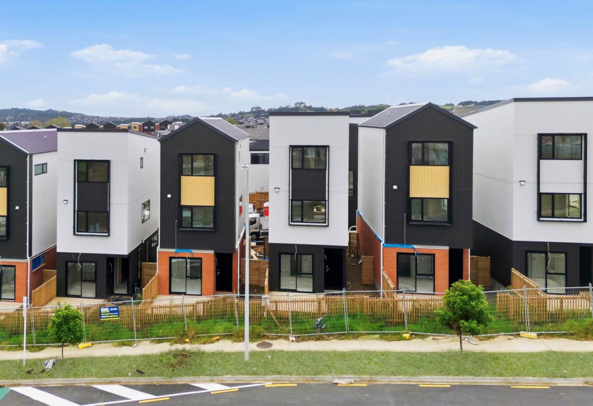 Brandnew 2 beds 1.5 baths home with car park, 2 km to Ormiston Junior College, 34A Hearth Street, Flat Bush, Auckland