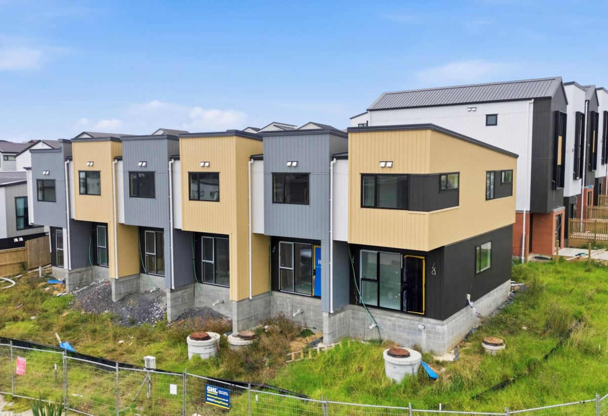 Brandnew 2 beds 1.5 baths home with car park, 2 km to Ormiston Junior College, 34A Hearth Street, Flat Bush, Auckland