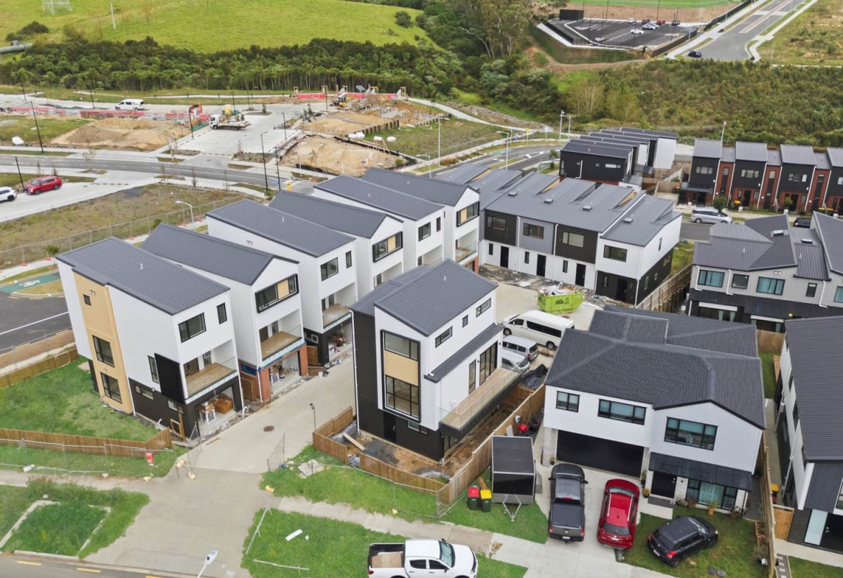 Brandnew 2 beds 1.5 baths home with car park, 2 km to Ormiston Junior College, 34A Hearth Street, Flat Bush, Auckland