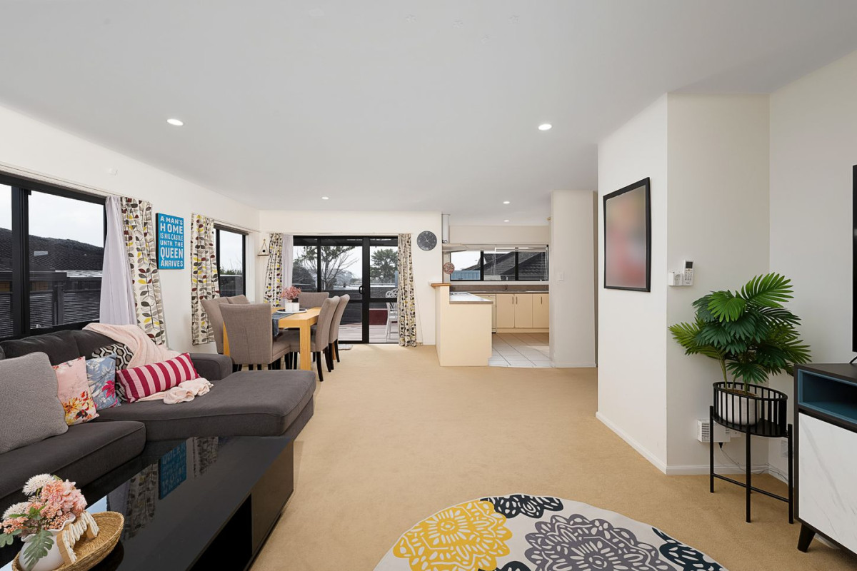 444m2 section, 150m2 Brick and tile 3 beds 2 baths house with double garage, 32 Munroe Road, Ranui, Auckland