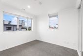 Affordable in Grey Lynn – Developer want it go, Auckland Girls’ Grammar School zone, Renovated freehold 3 beds 2 baths apartment with car park, 70sqm internal size plus Large balcony, 4A/1 Ophir Street, Grey Lynn, Auckland