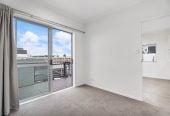 Affordable in Grey Lynn – Developer want it go, Auckland Girls’ Grammar School zone, Renovated freehold 3 beds 2 baths apartment with car park, 70sqm internal size plus Large balcony, 4A/1 Ophir Street, Grey Lynn, Auckland