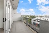Affordable in Grey Lynn – Developer want it go, Auckland Girls’ Grammar School zone, Renovated freehold 3 beds 2 baths apartment with car park, 70sqm internal size plus Large balcony, 4A/1 Ophir Street, Grey Lynn, Auckland
