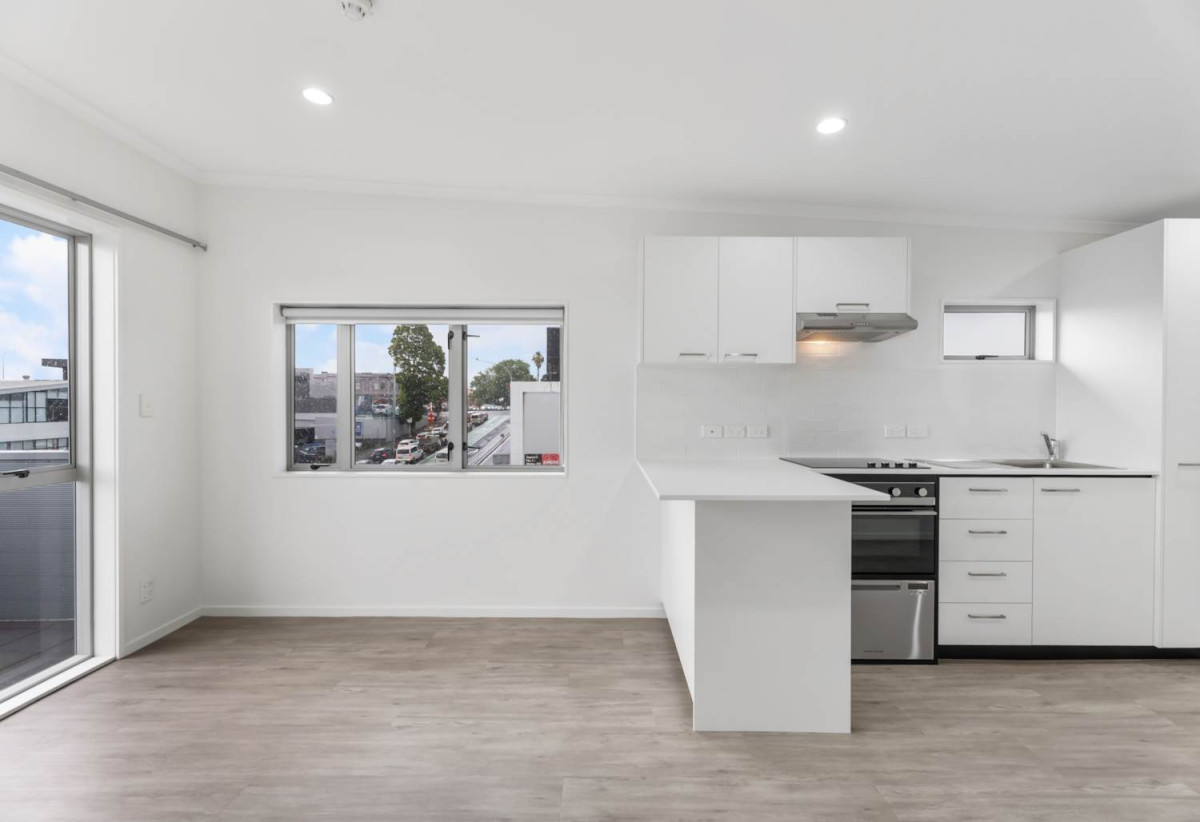 Affordable in Grey Lynn – Developer want it go, Auckland Girls’ Grammar School zone, Renovated freehold 3 beds 2 baths apartment with car park, 70sqm internal size plus Large balcony, 4A/1 Ophir Street, Grey Lynn, Auckland