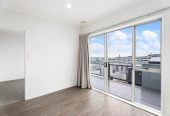 Affordable in Grey Lynn – Developer want it go, Auckland Girls’ Grammar School zone, Renovated freehold 3 beds 2 baths apartment with car park, 70sqm internal size plus Large balcony, 4A/1 Ophir Street, Grey Lynn, Auckland