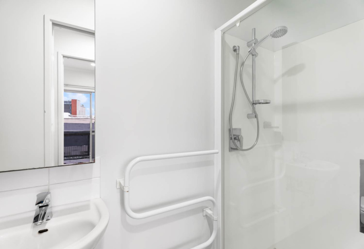Affordable in Grey Lynn – Developer want it go, Auckland Girls’ Grammar School zone, Renovated freehold 3 beds 2 baths apartment with car park, 70sqm internal size plus Large balcony, 4A/1 Ophir Street, Grey Lynn, Auckland