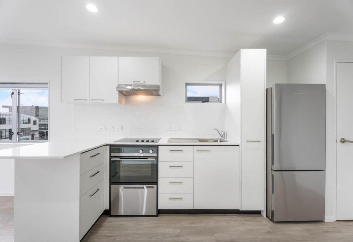Affordable in Grey Lynn – Developer want it go, Auckland Girls’ Grammar School zone, Renovated freehold 3 beds 2 baths apartment with car park, 70sqm internal size plus Large balcony, 4A/1 Ophir Street, Grey Lynn, Auckland