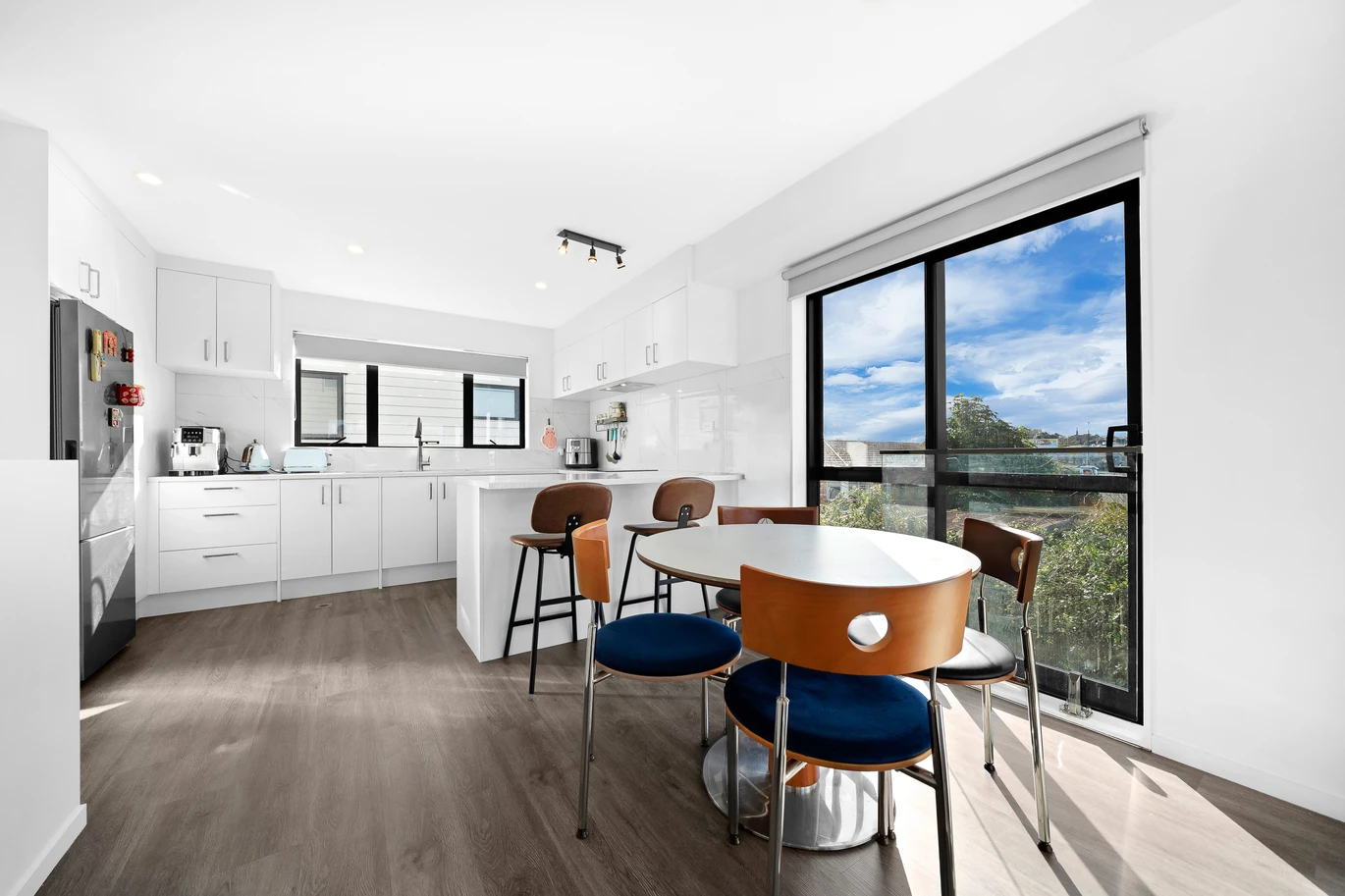 Motivated owner – Urgent Sale, 2 beds 1.5 baths home with garage and 1 Extra parking, Freehold End Unit/ 3x Backyard/ No Body Corp, 8/45 Dale Crescent Pakuranga, Auckland