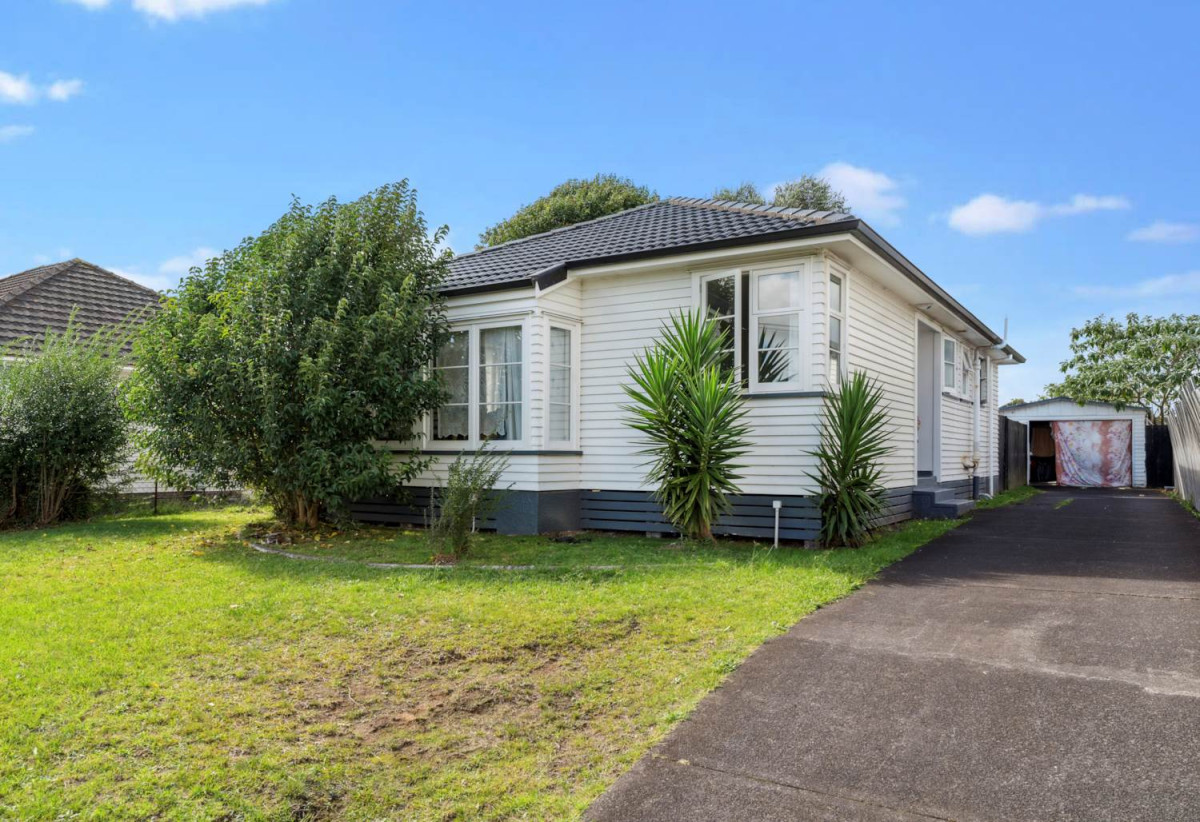 706m2 section, 3 beds 1 bath house with garage, currently rented for $750 per week, 101 Porchester Road, Papakura, Auckland