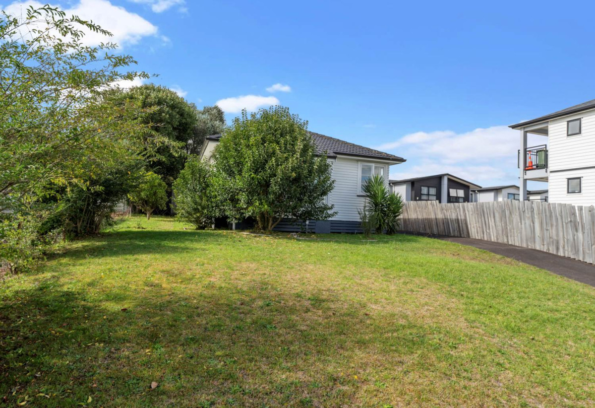 706m2 section, 3 beds 1 bath house with garage, currently rented for $750 per week, 101 Porchester Road, Papakura, Auckland