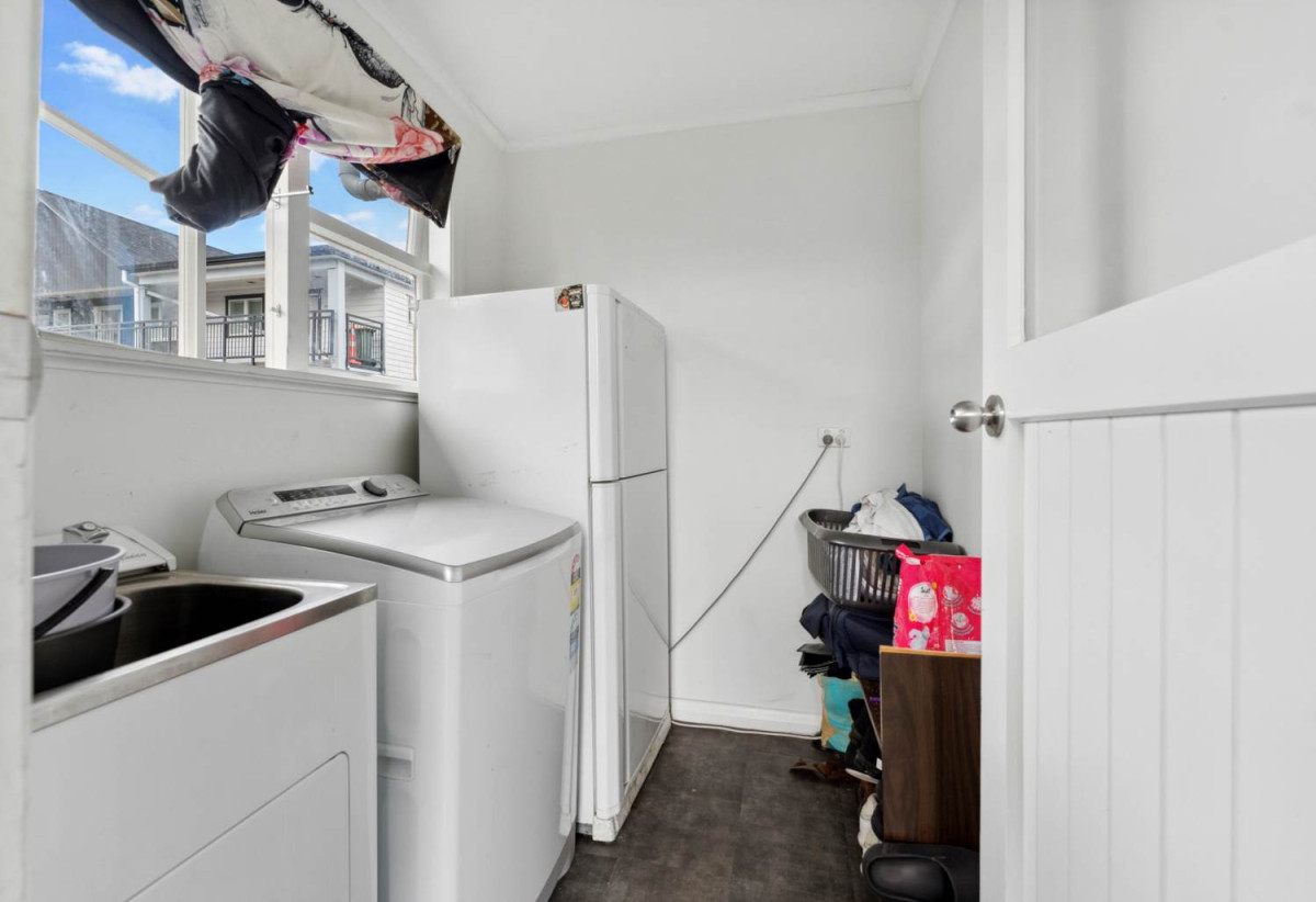 706m2 section, 3 beds 1 bath house with garage, currently rented for $750 per week, 101 Porchester Road, Papakura, Auckland