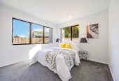 197m2 Freehold 4 beds (1 ensuite) 3 baths duplex home with double garage, easy access to Panmure Basin walking and cycling paths. 0.9 km to Sylvia Park School, 67 Waipuna Road, Mt Wellington, Auckland