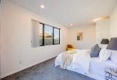 197m2 Freehold 4 beds (1 ensuite) 3 baths duplex home with double garage, easy access to Panmure Basin walking and cycling paths. 0.9 km to Sylvia Park School, 67 Waipuna Road, Mt Wellington, Auckland