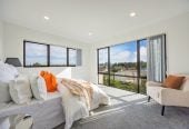 197m2 Freehold 4 beds (1 ensuite) 3 baths duplex home with double garage, easy access to Panmure Basin walking and cycling paths. 0.9 km to Sylvia Park School, 67 Waipuna Road, Mt Wellington, Auckland