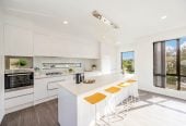197m2 Freehold 4 beds (1 ensuite) 3 baths duplex home with double garage, easy access to Panmure Basin walking and cycling paths. 0.9 km to Sylvia Park School, 67 Waipuna Road, Mt Wellington, Auckland