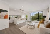 197m2 Freehold 4 beds (1 ensuite) 3 baths duplex home with double garage, easy access to Panmure Basin walking and cycling paths. 0.9 km to Sylvia Park School, 67 Waipuna Road, Mt Wellington, Auckland