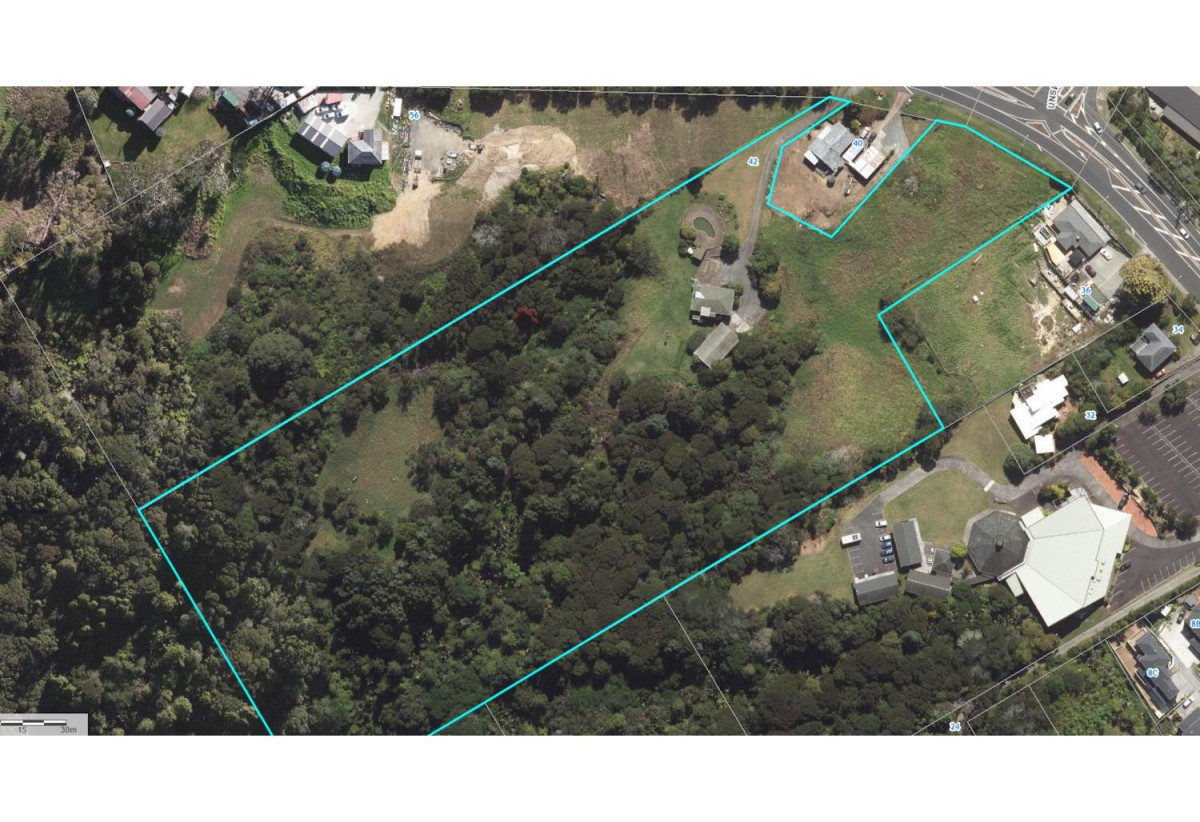 33753m2 of residentially zoned land, 3 beds 1 bath house, 1.7 km to Target Road School, 2.6 km to Albany Junior High School, 42 Albany Highway, Greenhithe, Auckland