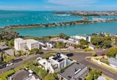 Must Sell, Vendors has Purchased, Double Grammar school zone, This Andrew Patterson Architectural masterpiece, 625m2 section, 351m2 floor area, 4 beds + office 2 baths house with double garage and swimming pool, Sea Views, zoned for Auckland Grammar and Epsom Girls’ Grammar School, 3 Crescent Road, Parnell, Auckland