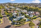 Must Sell, Vendors has Purchased, Double Grammar school zone, This Andrew Patterson Architectural masterpiece, 625m2 section, 351m2 floor area, 4 beds + office 2 baths house with double garage and swimming pool, Sea Views, zoned for Auckland Grammar and Epsom Girls’ Grammar School, 3 Crescent Road, Parnell, Auckland