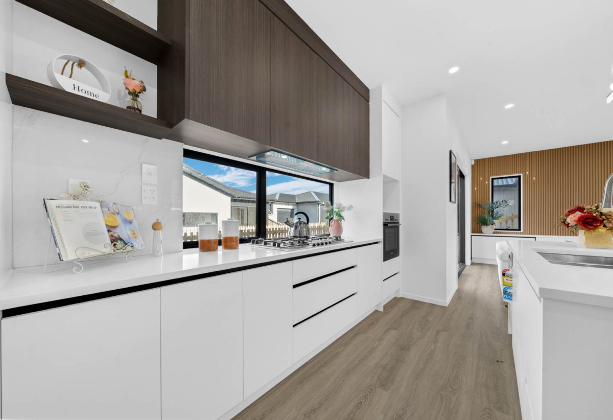 2 kitchens, Brandnew standalone 5 beds 3 baths home with garage and 1 bed granny, A, B, D, E/107 Fitzroy Street, Papatoetoe, Auckland