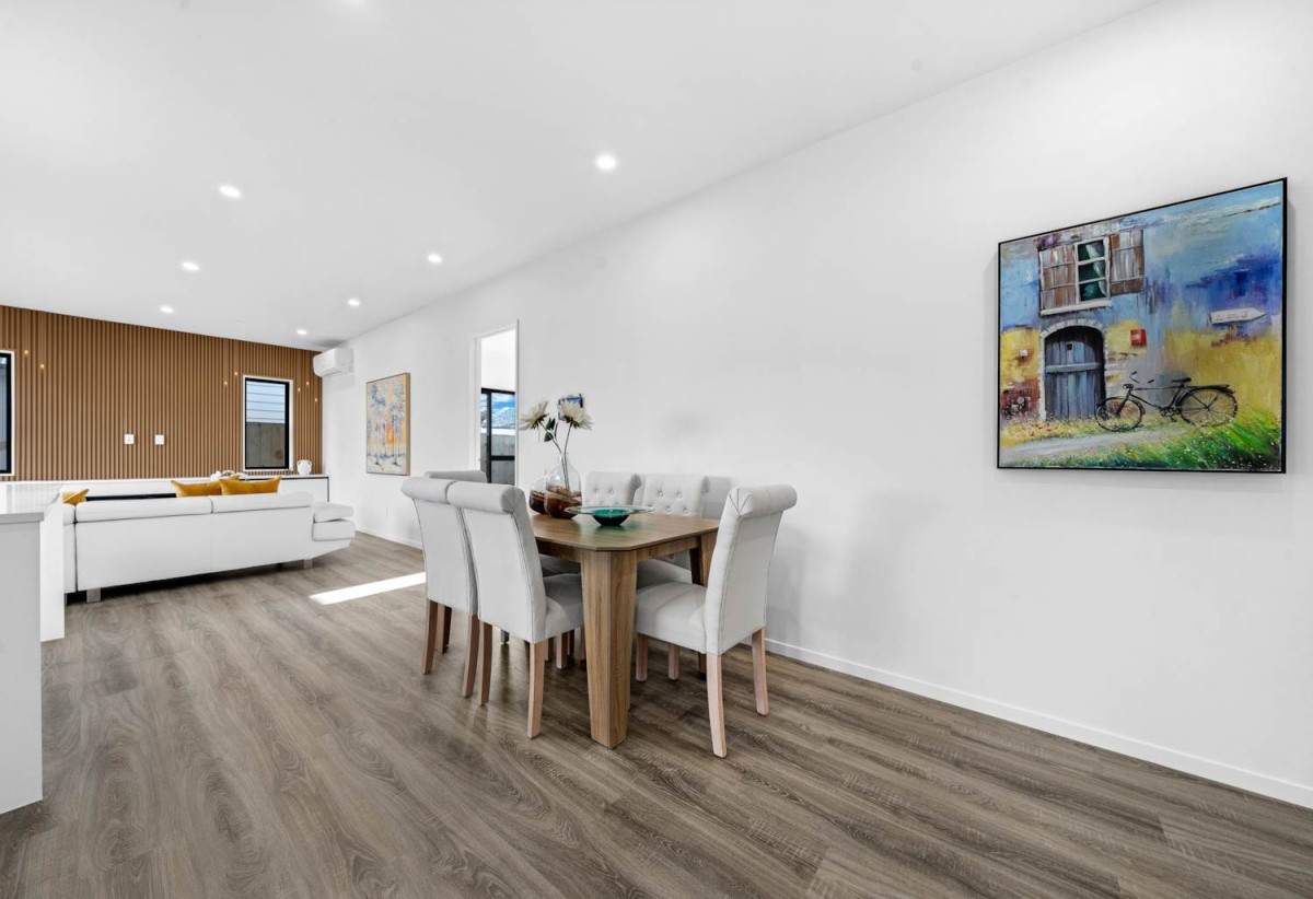 2 kitchens, Brandnew standalone 5 beds 3 baths home with garage and 1 bed granny, A, B, D, E/107 Fitzroy Street, Papatoetoe, Auckland