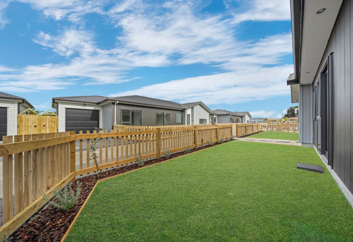2 kitchens, 185m2 Brandnew 5 beds 3 baths home with double garage and 1 bed granny, 2/107 Fitzroy Street, Papatoetoe, Auckland