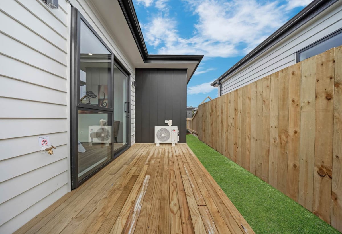 2 kitchens, 185m2 Brandnew 5 beds 3 baths home with double garage and 1 bed granny, 2/107 Fitzroy Street, Papatoetoe, Auckland