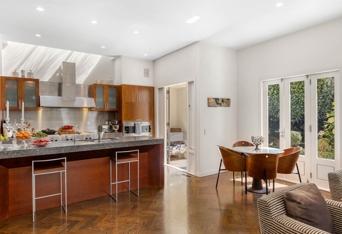Must Sell, Vendors has Purchased, Double Grammar school zone, This Andrew Patterson Architectural masterpiece, 625m2 section, 351m2 floor area, 4 beds + office 2 baths house with double garage and swimming pool, Sea Views, zoned for Auckland Grammar and Epsom Girls’ Grammar School, 3 Crescent Road, Parnell, Auckland