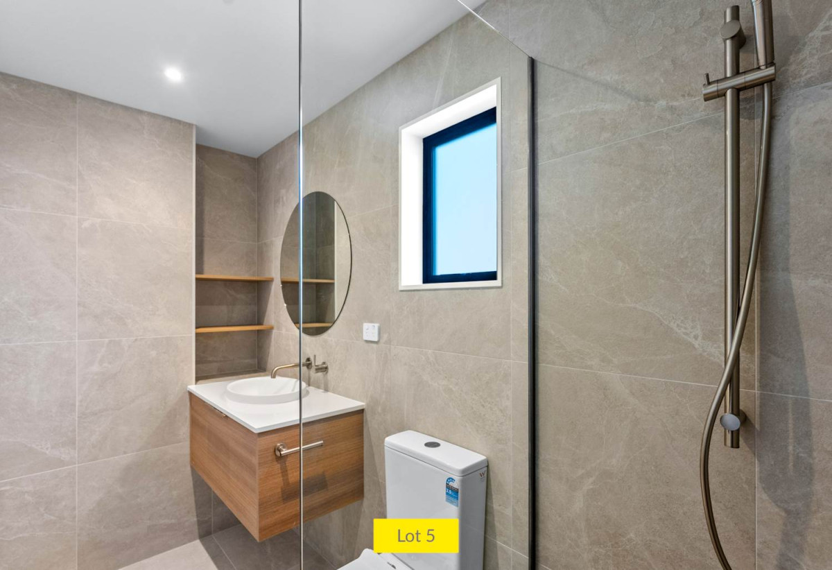 Urgent Sale – Motivated Vendor Says Sell, Striking dark charcoal brick exterior, Brandnew 3 beds + study 3 baths home with garage, Lot 2-5/135 Leybourne Circle, Glen Innes, Auckland