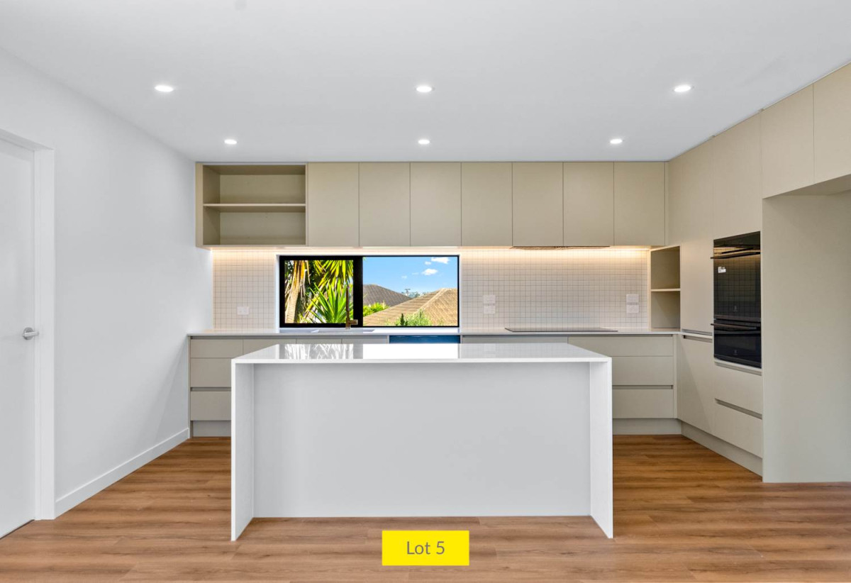 Urgent Sale – Motivated Vendor Says Sell, Striking dark charcoal brick exterior, Brandnew 3 beds + study 3 baths home with garage, Lot 2-5/135 Leybourne Circle, Glen Innes, Auckland