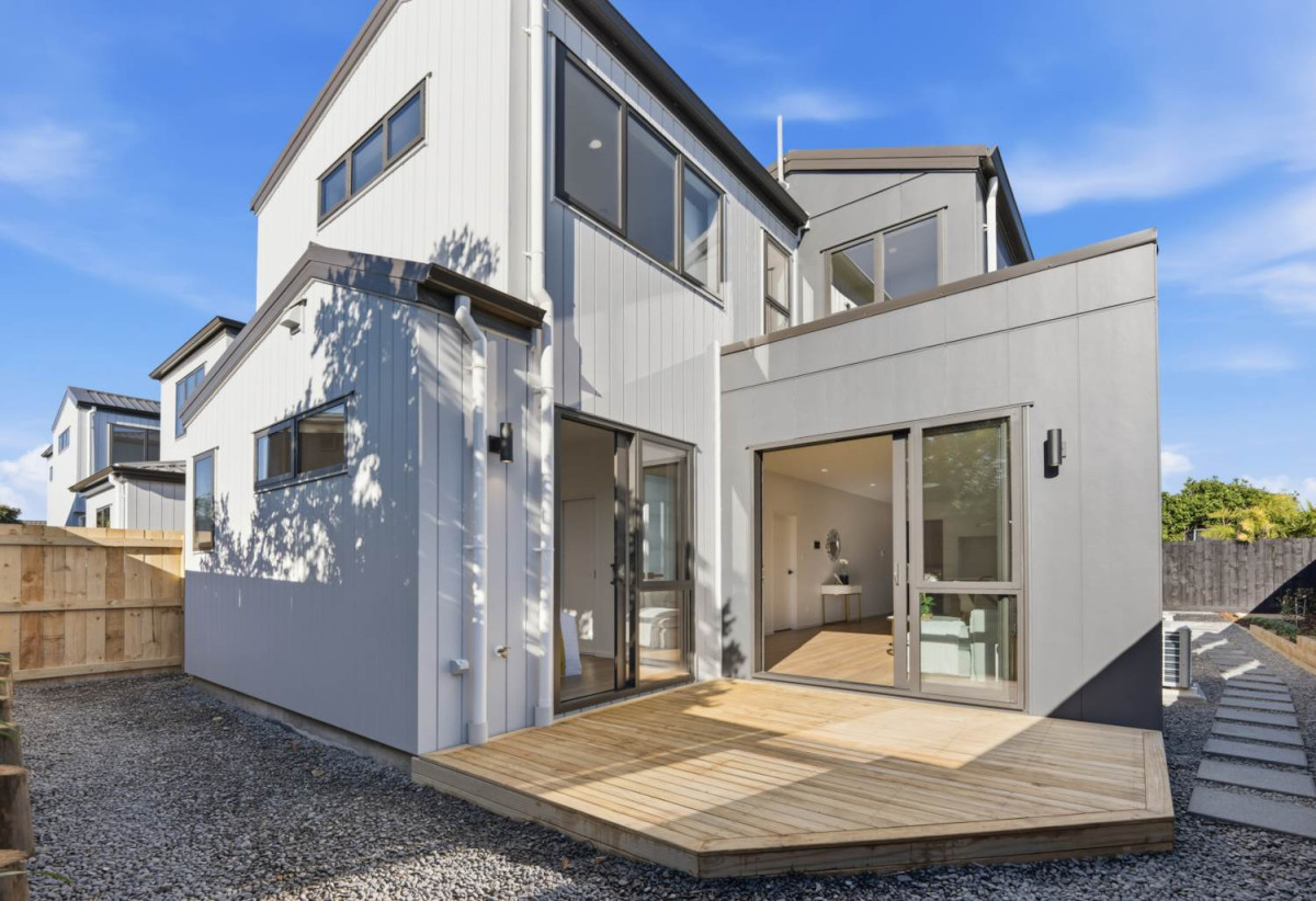 Elite School Zones, Coastal Luxury, 132m2 Brandnew standalone 3 beds + study 2.5 baths home with garage, 32A Tyrian Close, Half Moon Bay, Auckland