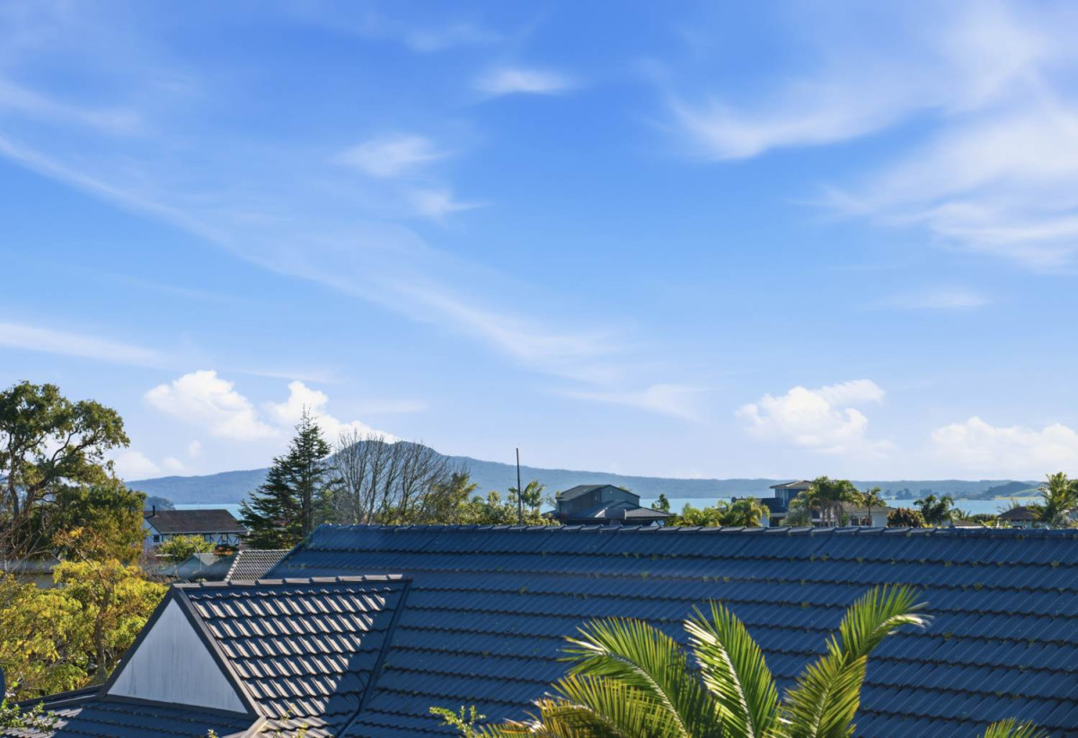 Elite School Zones, Coastal Luxury, 132m2 Brandnew standalone 3 beds + study 2.5 baths home with garage, 32A Tyrian Close, Half Moon Bay, Auckland