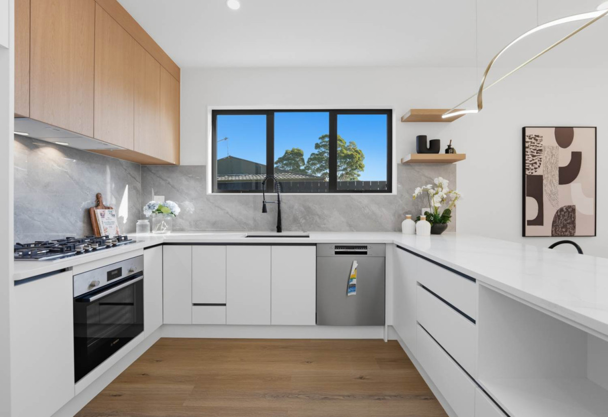 Elite School Zones, Coastal Luxury, 140m2 Brandnew standalone 3 beds + study 2.5 baths home with garage, 32B Tyrian Close, Half Moon Bay, Auckland