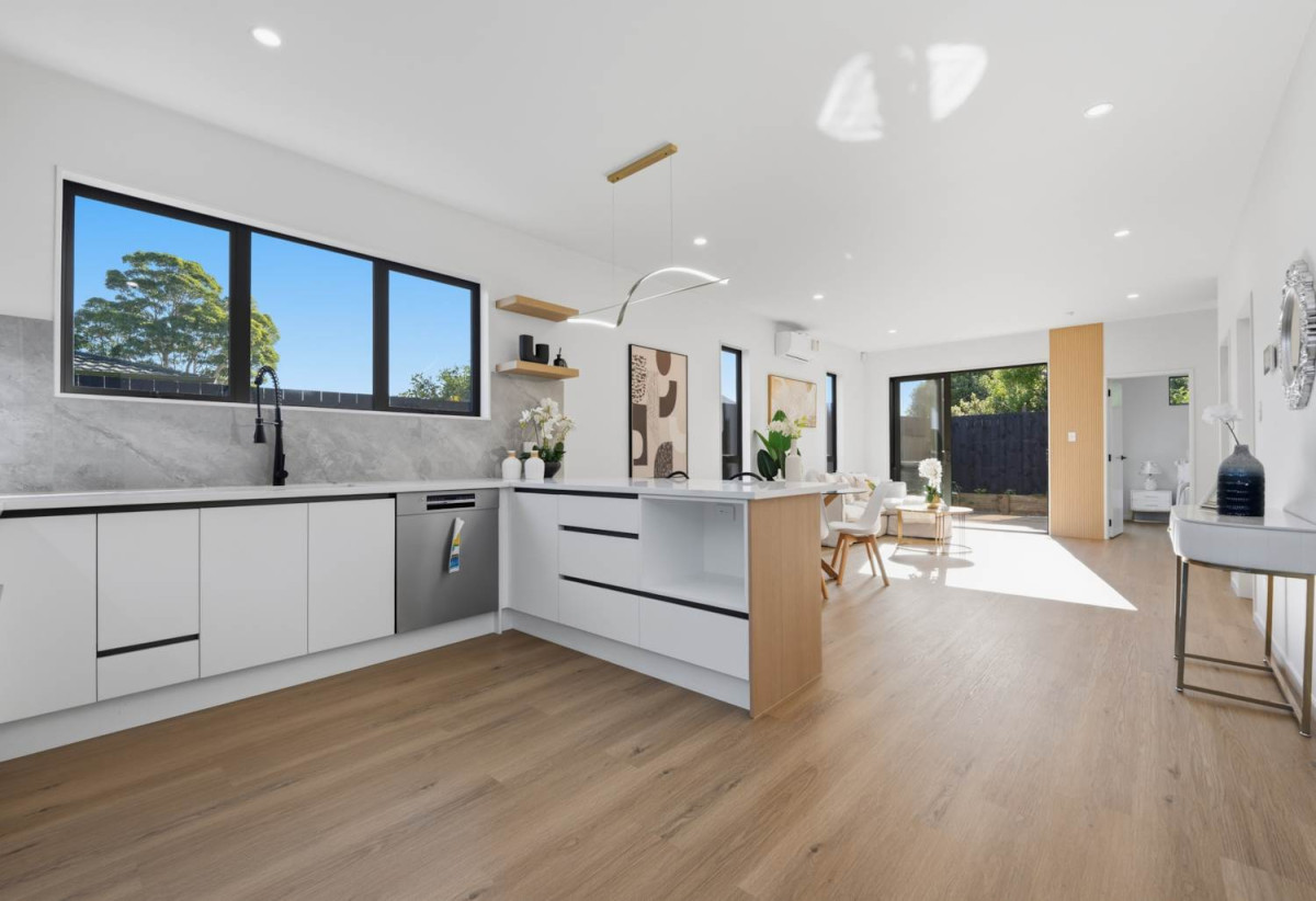 Elite School Zones, Coastal Luxury, 140m2 Brandnew standalone 3 beds + study 2.5 baths home with garage, 32B Tyrian Close, Half Moon Bay, Auckland