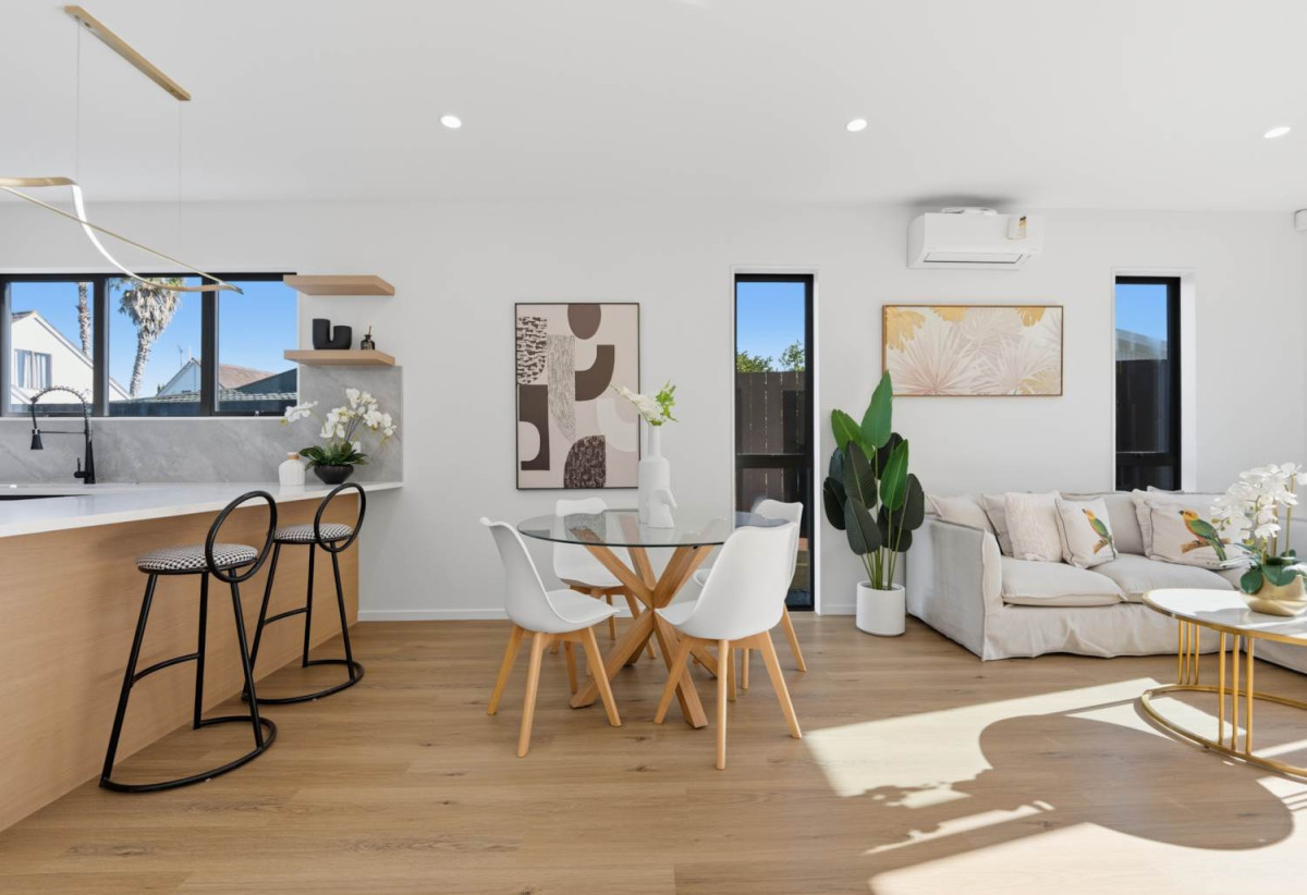 Elite School Zones, Coastal Luxury, 140m2 Brandnew standalone 3 beds + study 2.5 baths home with garage, 32B Tyrian Close, Half Moon Bay, Auckland