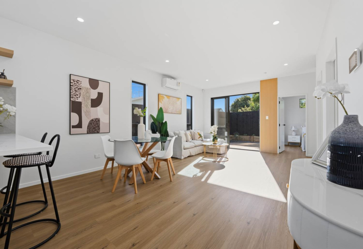 Elite School Zones, Coastal Luxury, 132m2 Brandnew standalone 3 beds + study 2.5 baths home with garage, 32A Tyrian Close, Half Moon Bay, Auckland