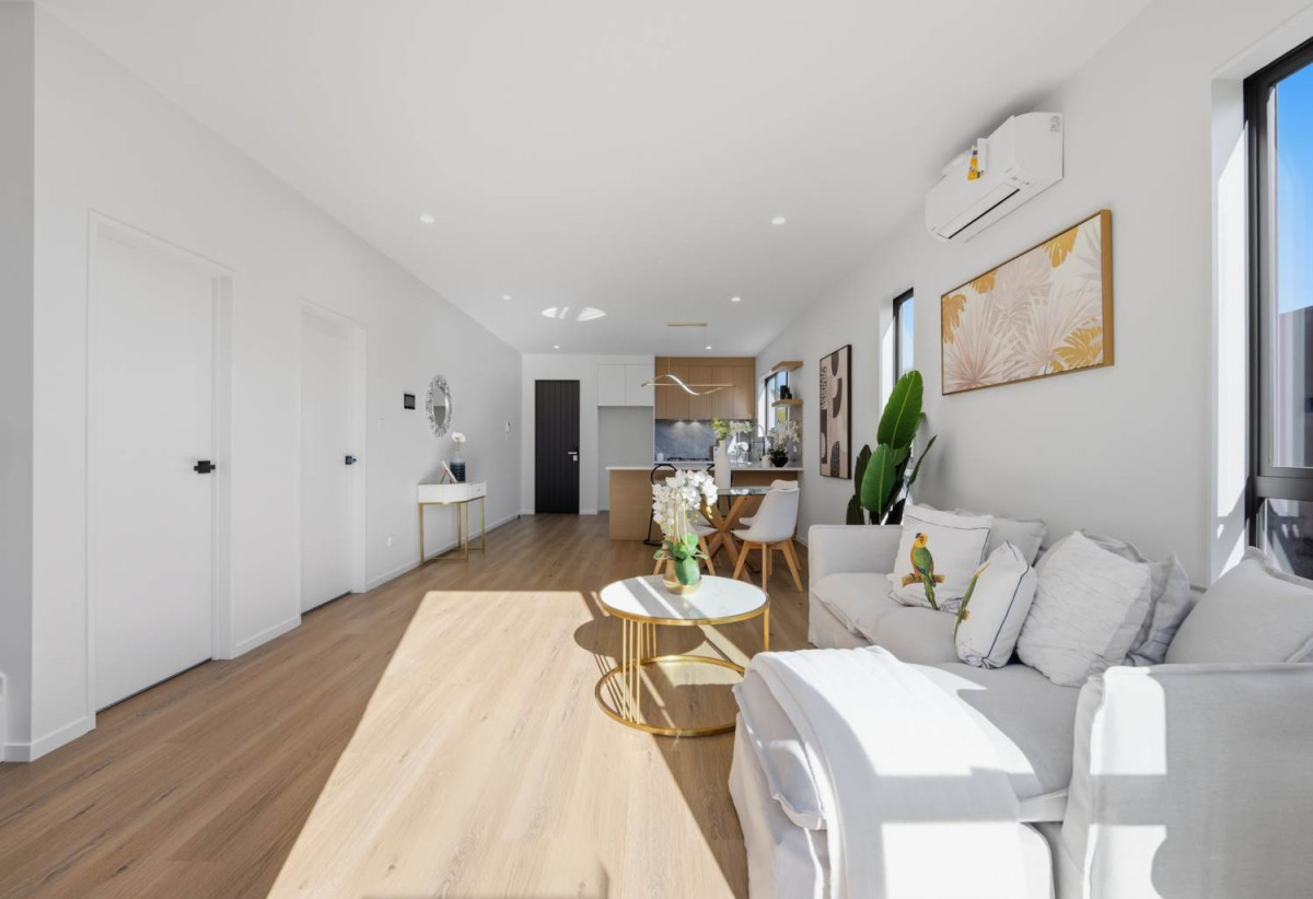 Elite School Zones, Coastal Luxury, 132m2 Brandnew standalone 3 beds + study 2.5 baths home with garage, 32A Tyrian Close, Half Moon Bay, Auckland