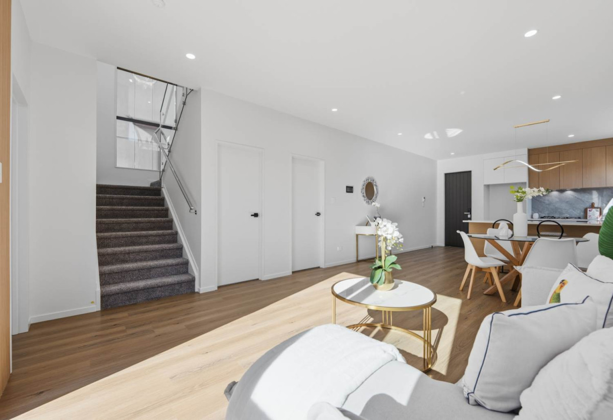 Elite School Zones, Coastal Luxury, 140m2 Brandnew standalone 3 beds + study 2.5 baths home with garage, 32B Tyrian Close, Half Moon Bay, Auckland