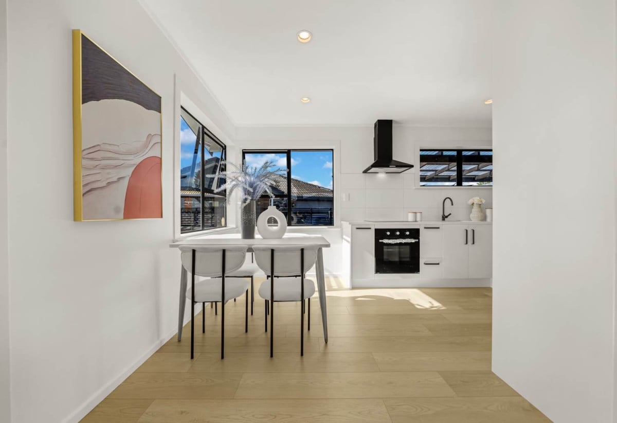 Vendors have bought elsewhere and absolutely MUST sell, 3 beds 1 bath house with garage, 134 Avondale Road, Avondale, Auckland